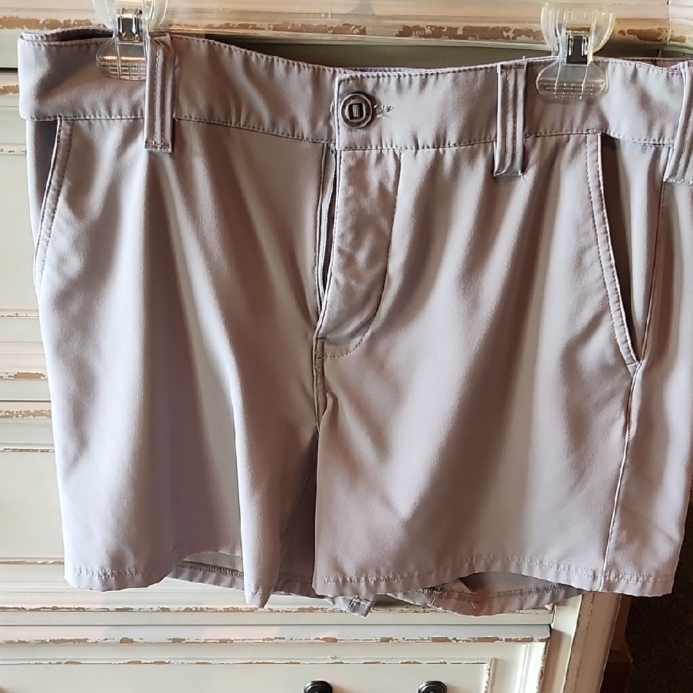 Huk Performance Men's Light Gray Shorts - Size M